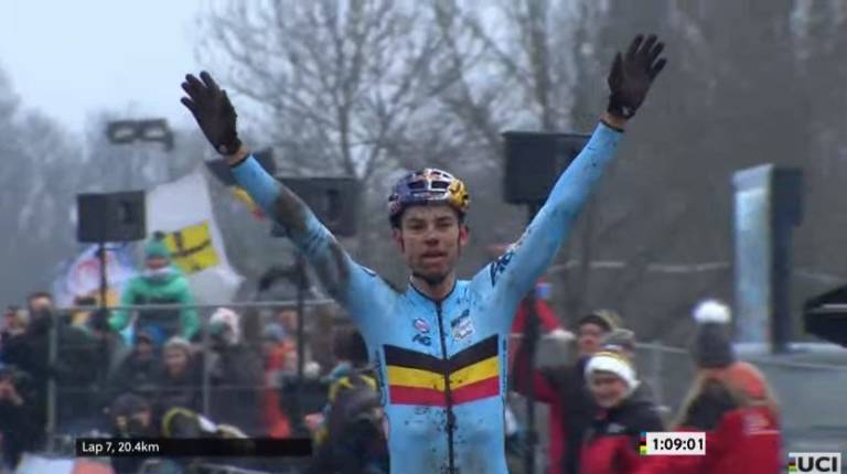 Wout Van Aert champion du monde de cyclo-cross !