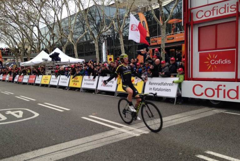 Simon Yates (Mitchelton) remporte la dernière étape du Tour de Catalogne
