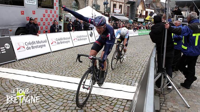 Échappée gagnante pour Julius van den Berg au Tour de Bretagne