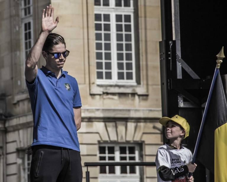 Wout Van Aert rend hommage à Michael Goolaerts dans une lettre
