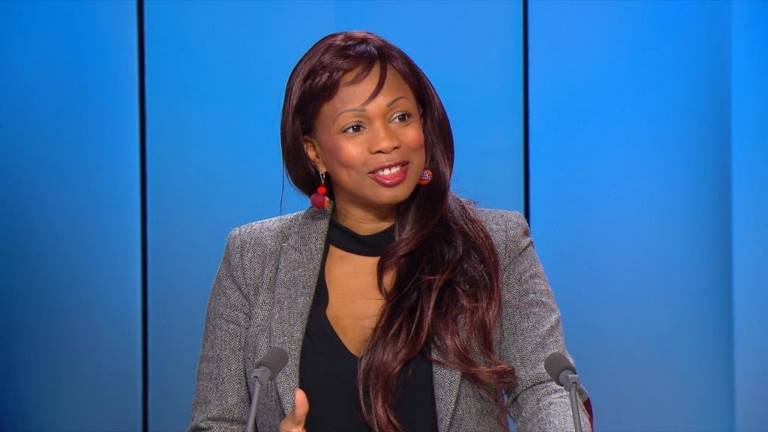 Madame Laura Flessel, au nom des hôtesses, merci pour elles !
