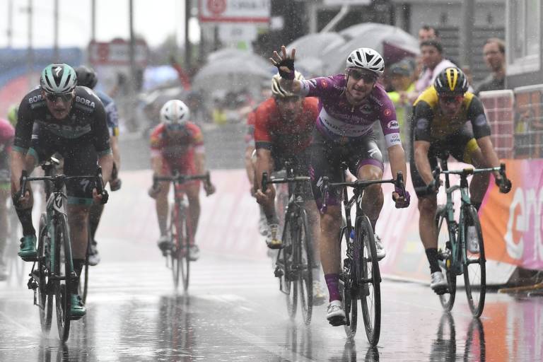 Elia Viviani obtient une quatrième victoire d’étape au Giro 2018