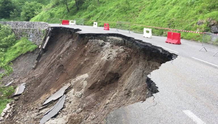 Un éboulement compromet le tracé de la 19e étape du Tour de France