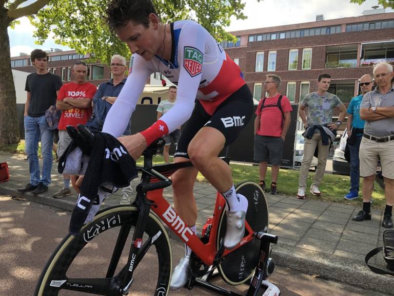 Stefan Küng vainqueur en patron, les Français placés