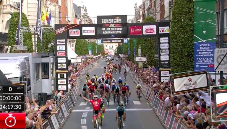 Jasper Stuyven vainqueur au sprint du GP Jef Scherens