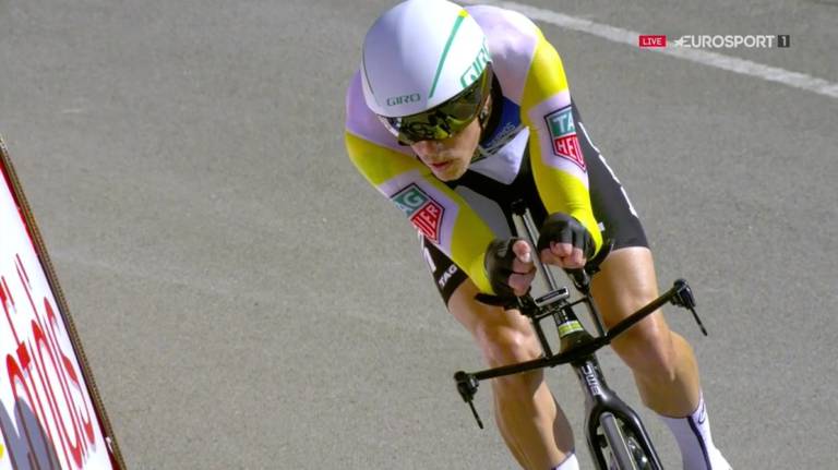 Rohan Dennis maître du chrono, Simon Yates reste leader au général
