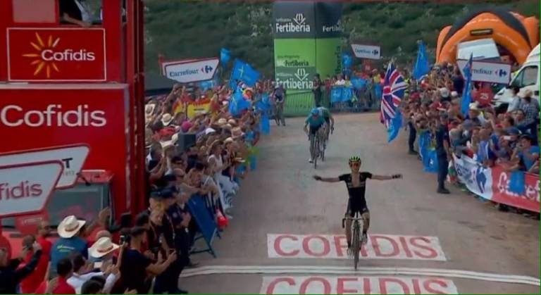 Simon Yates devient le nouveau patron du Tour d’Espagne