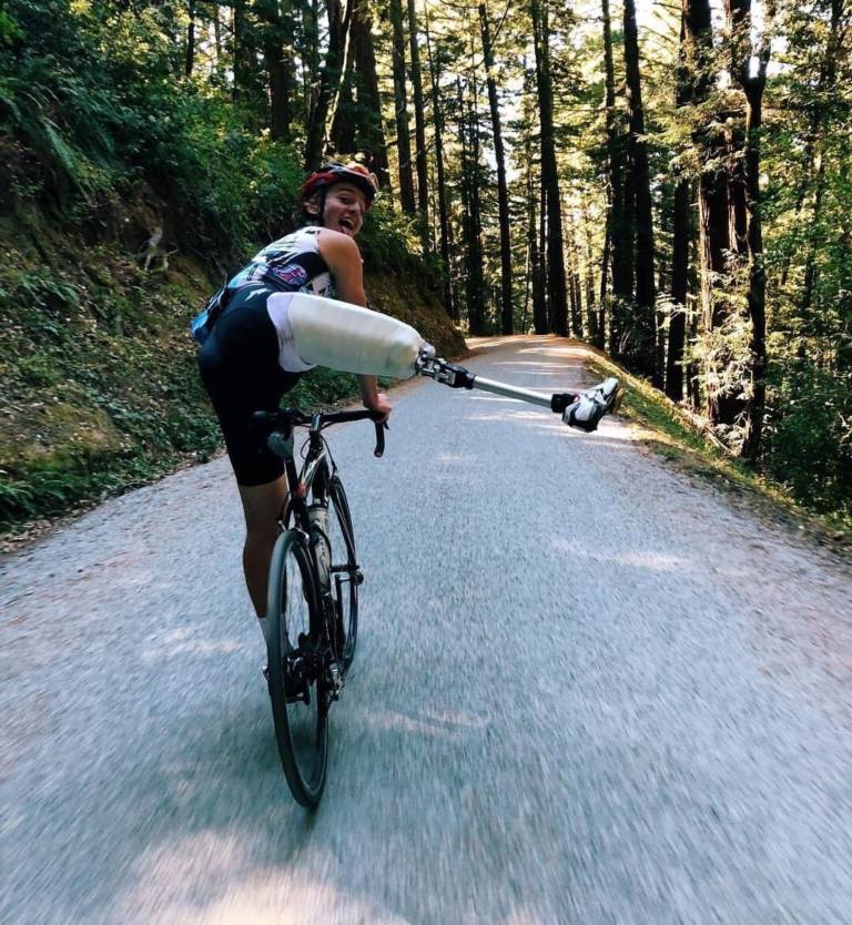 Adrien Costa, amputé, est remonté sur un vélo