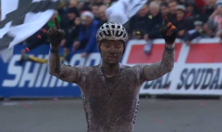 La domination de Mathieu Van der Poel se poursuit à Namur