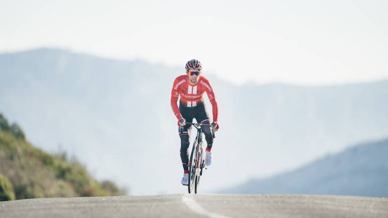 Le maillot du Team Sunweb vire au rouge