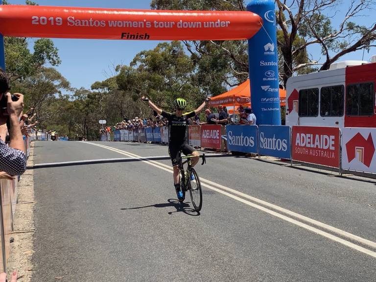 Amanda Spratt prend le pouvoir au Tour Down Under
