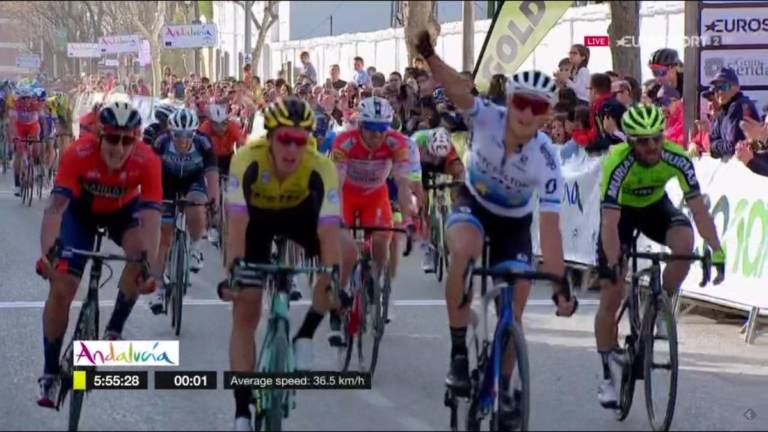 Matteo Trentin vainqueur juste devant Danny Van Poppel