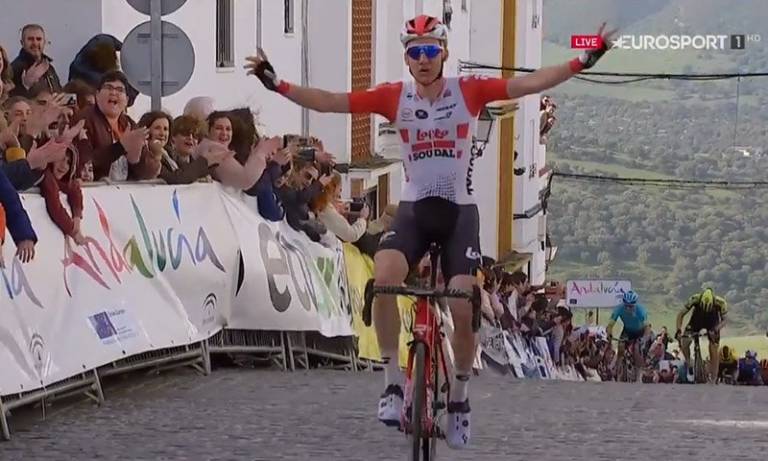 Tim Wellens entame parfaitement la défense de son titre