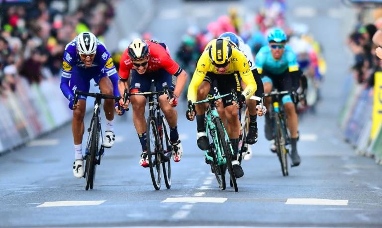 Dylan Groenewegen plus que jamais leader de Paris-Nice