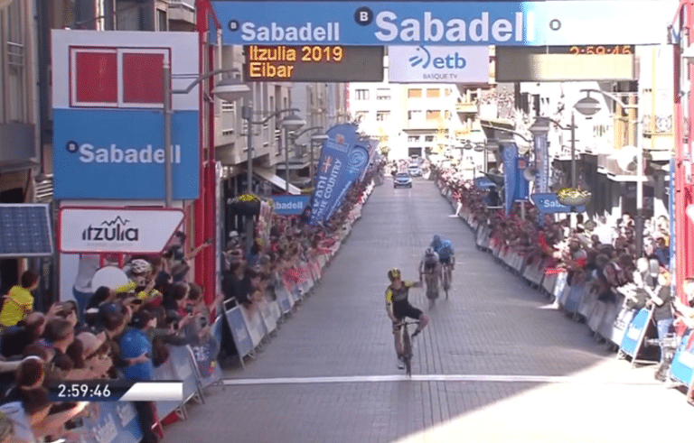 Adam Yates en costaud, Ion Izagirre sacré au général