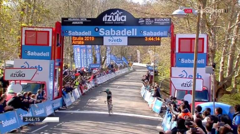 Emanuel Buchmann fait un grand pas vers la victoire finale