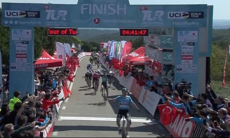 Sam Bennett poursuit sa domination au Tour de Turquie
