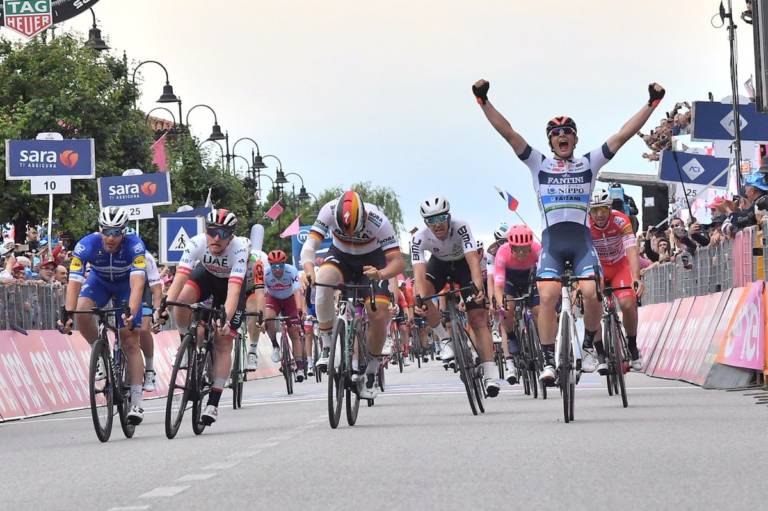 Damiano Cima vainqueur de justesse frustre l’ensemble des sprinteurs