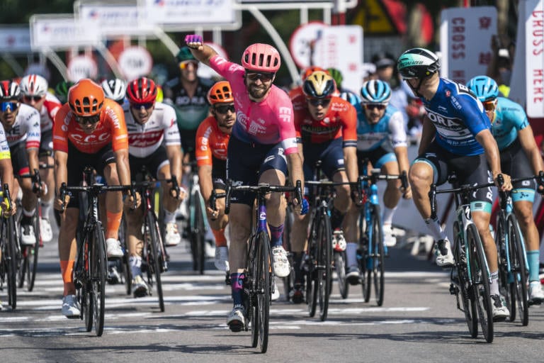 Daniel McLay le plus rapide, Pascal Ackermann prend la tête