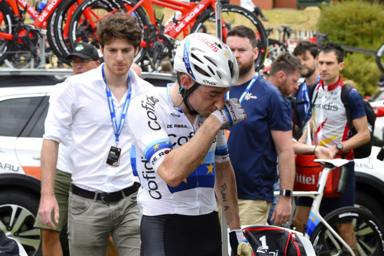 Elia Viviani victime d’une chute sur le Tour Down Under