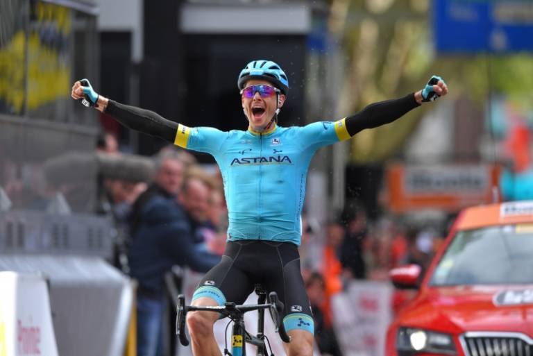 Jakob Fuglsang, en lien avec le docteur Ferrari ?