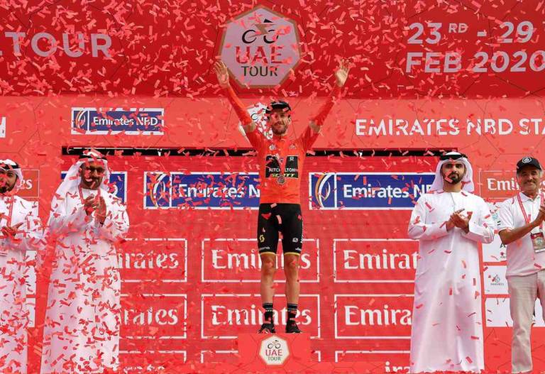Adam Yates remporte l’UAE Tour 2020 devant Pogacar et Lutsenko