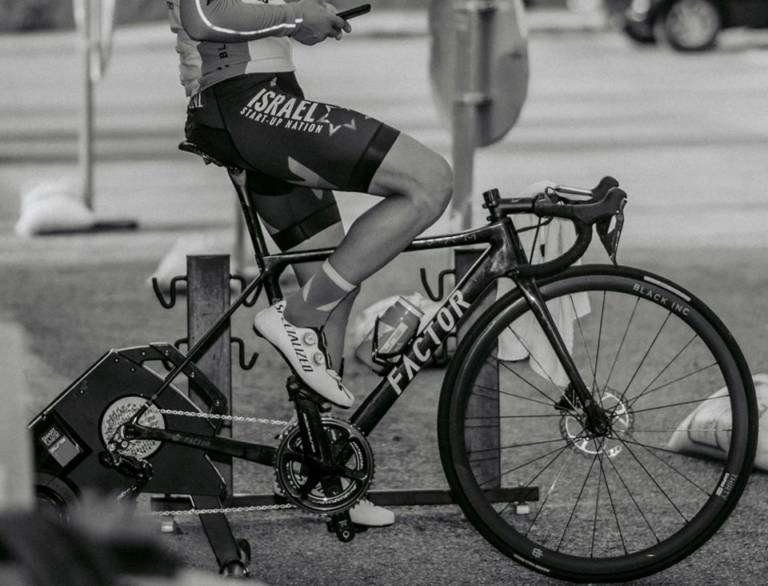 Israel Start-Up Nation organise une course sur Zwift