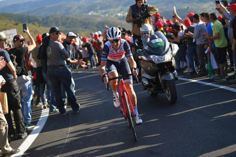 Vincenzo Nibali (Trek-Segafredo) avec du beau monde sur Paris-Nice