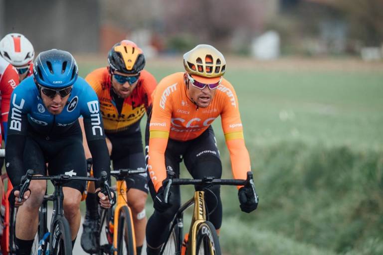 Greg Van Avermaet blessé au genou à cause de son VTT