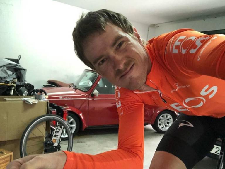 Rohan Dennis quitte le confinement et provoque les internautes