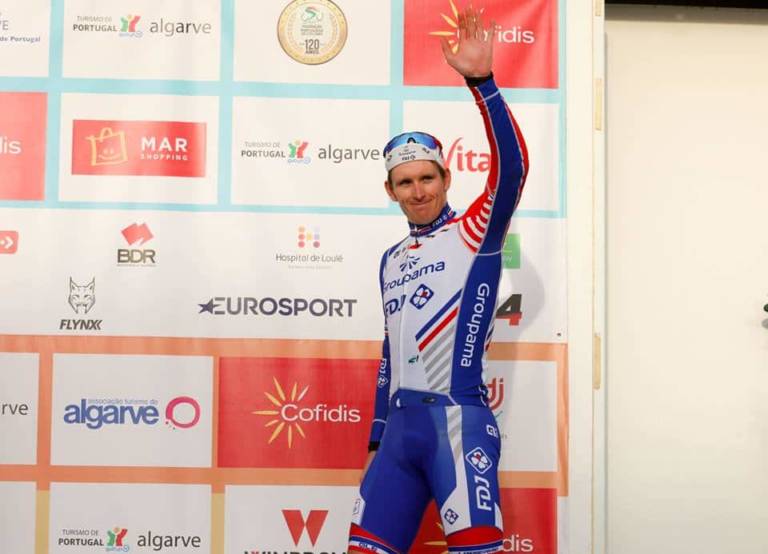Arnaud Démare reprendra début août malgré sa fracture