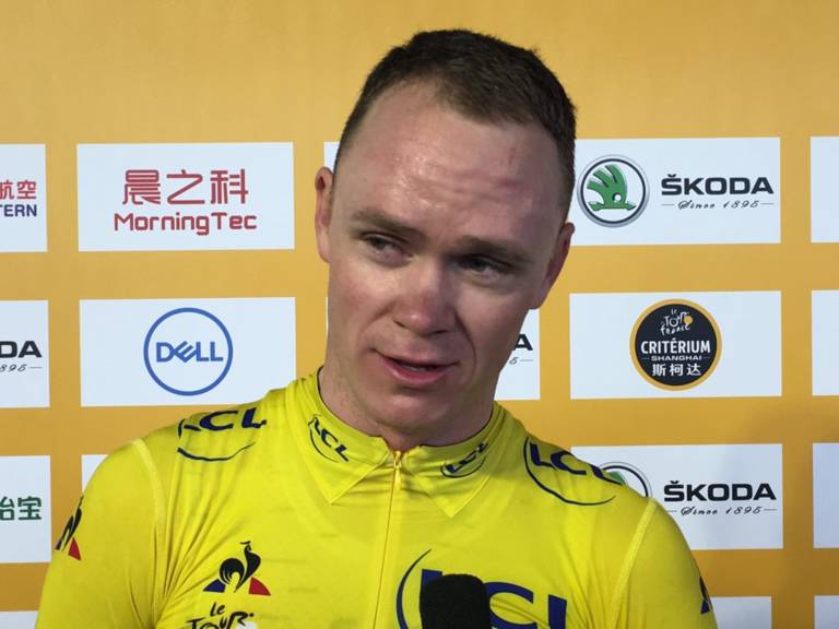 Chris Froome perplexe pour empêcher les attroupements au Tour de France