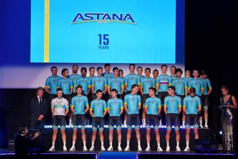 Astana Pro Team au départ du Mont Ventoux Dénivelé Challenges