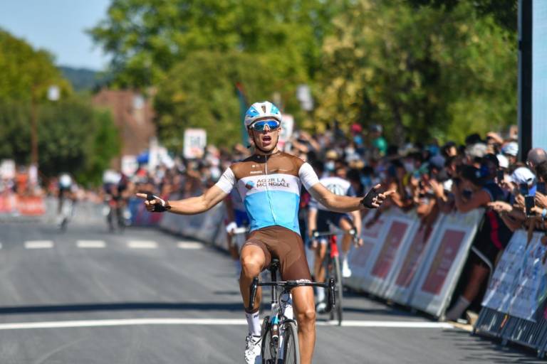 Benoît Cosnefroy remporte la dernière étape de la Route d’Occitanie, Egan Bernal le général