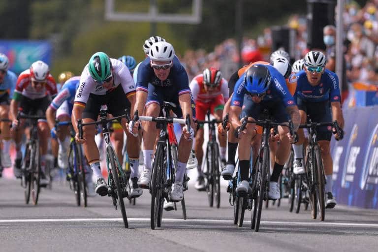 Giacomo Nizzolo devance au sprint Arnaud Démare au championnat d’Europe