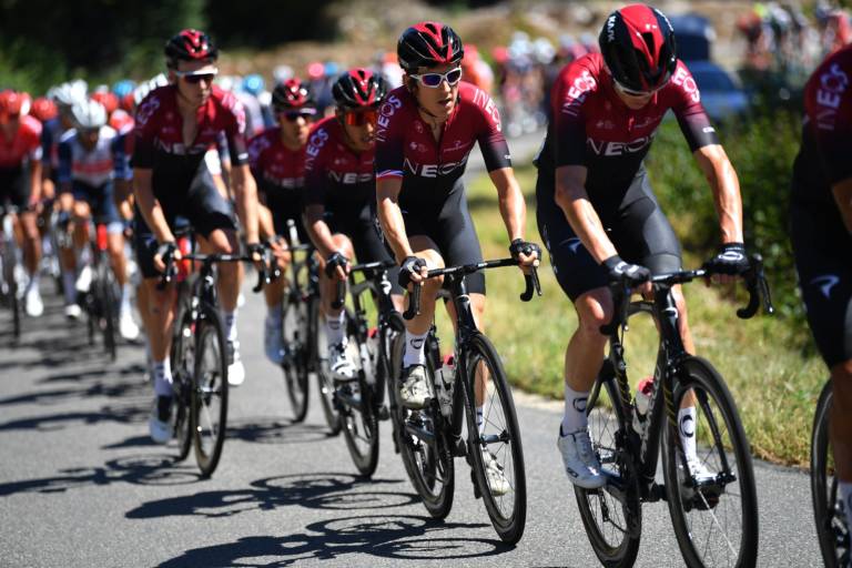 Egan Bernal, Geraint Thomas et Chris Froome dans leur nouvel équipement Ineos Grenadiers