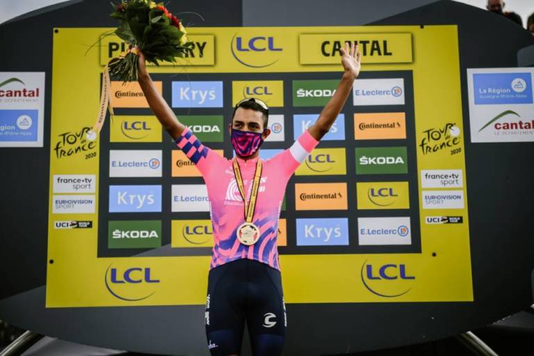 Daniel Felipe Martinez vainqueur au Puy Mary, Primoz Roglic solide patron du Tour de France