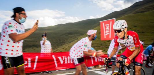 Guillaume Martin est tombé sur la 10e étape du Tour de France 2020 et se plaint du dos