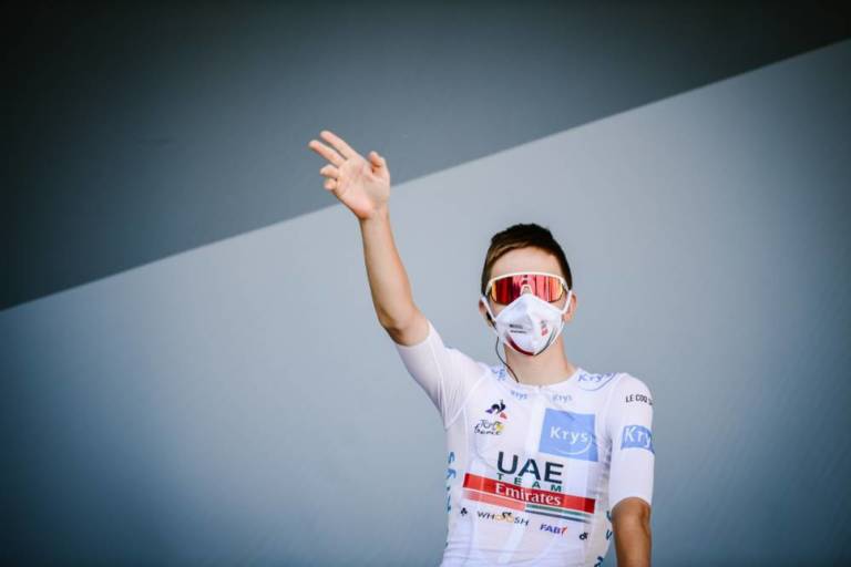 Tadej Pogacar bat Primoz Roglic au sommet du Grand Colombier sur le Tour de France