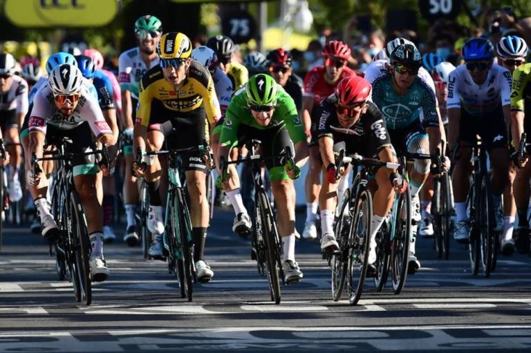 Caleb Ewan gagne de justesse au sprint la 11e étape du Tour de France