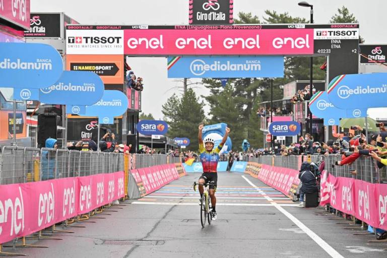 Jonathan Caicedo remporte l’étape 3 du Giro 2020