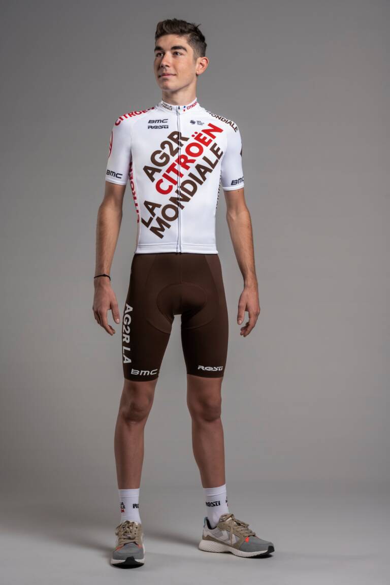 La nouvelle équipe AG2R Citroën Team dévoile son maillot