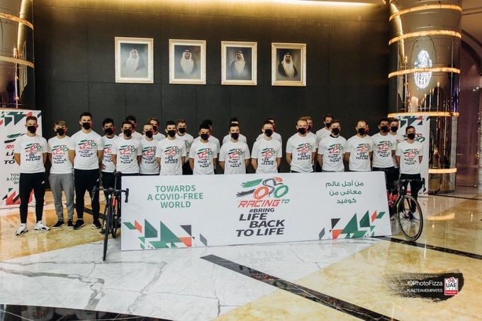 Vaccination des coureurs et membres du staff chez UAE Team Emirates