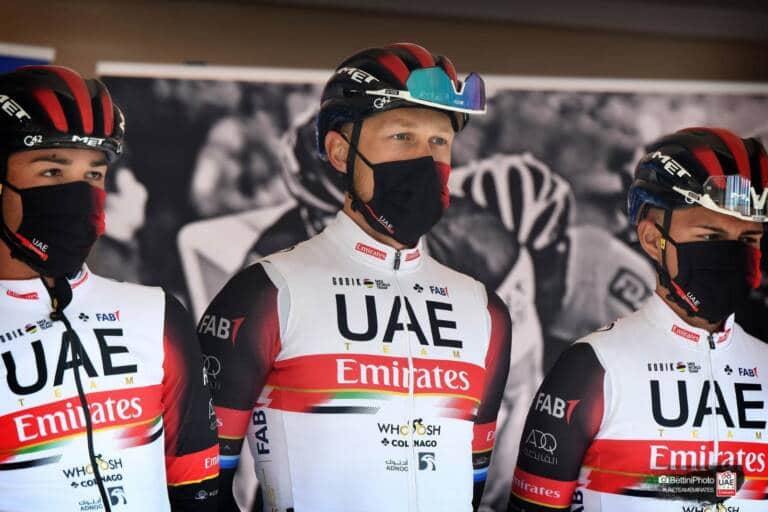 Positions interdites : Matteo Trentin dénonce le manque de réactivité des coureurs