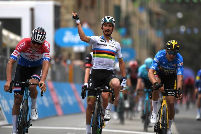 Julian Alaphilippe : « Les ultra favoris ce sont Van der Poel et Van Aert » sur Milan-San Remo 2021