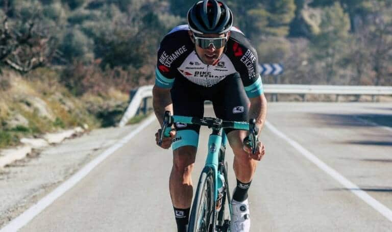 Michael Matthews pour mener BikeExchange sur Milan-Sanremo