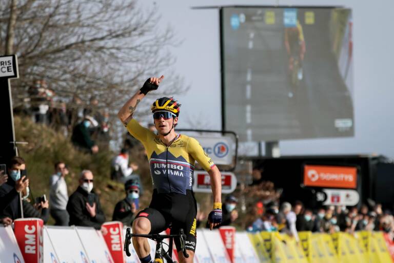 Primoz Roglic remporte la 4e étape et prend le jaune sur Paris-Nice 2021