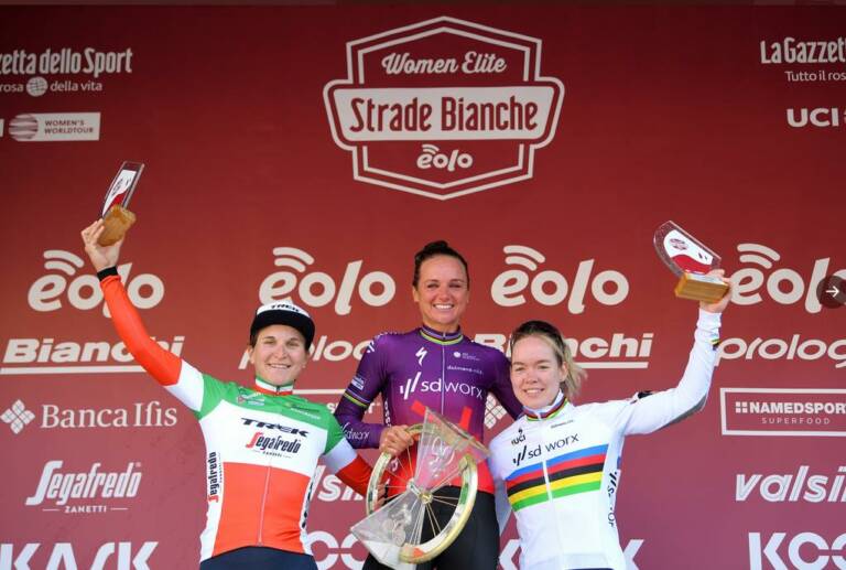 Chantal Blaak remporte les Strade Bianche et Audrey Cordon-Ragot termine 24e