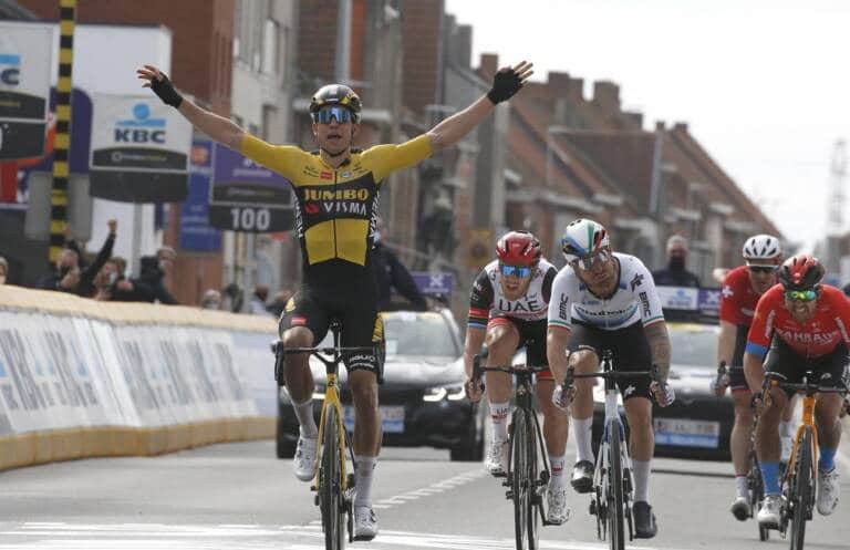 Wout van Aert remporte Gand-Wevelgem 2021