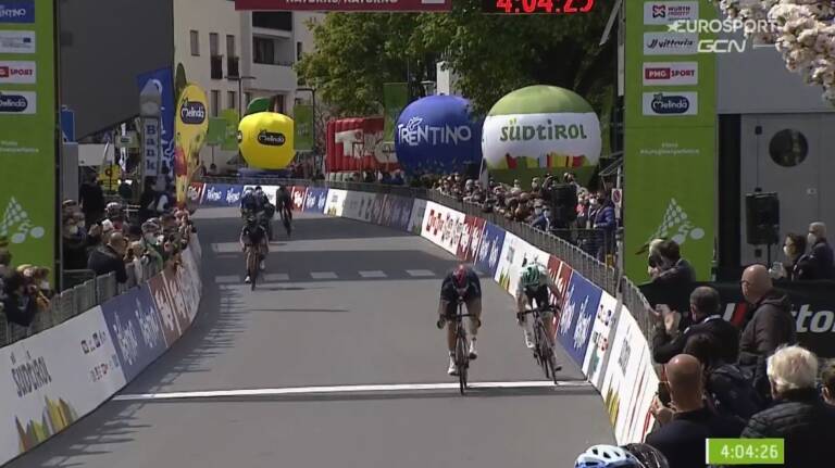 Gianni Moscon double la mise sur la 3e étape du Tour des Alpes 2021